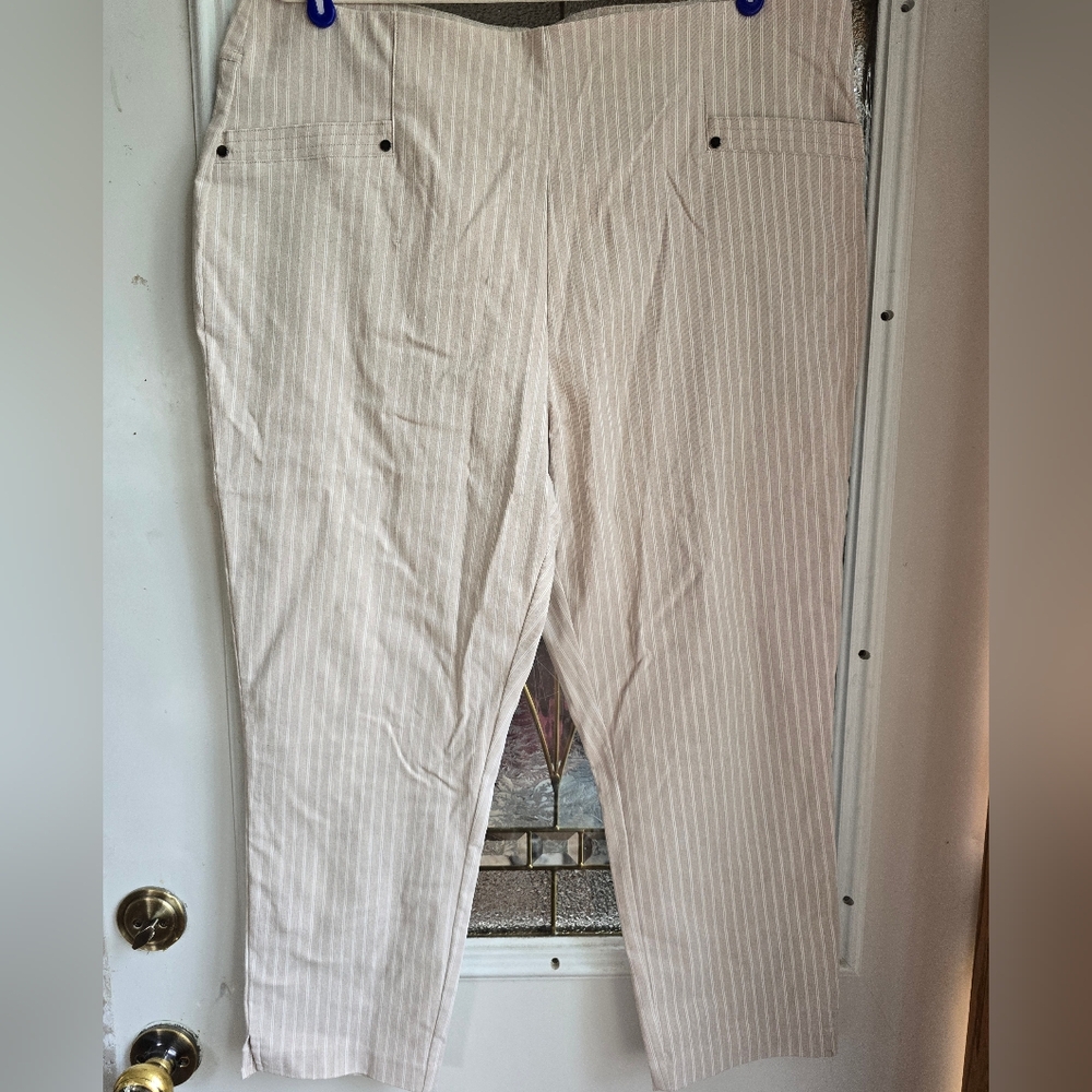 Women's Maurice's brand Crop pants, size XXL